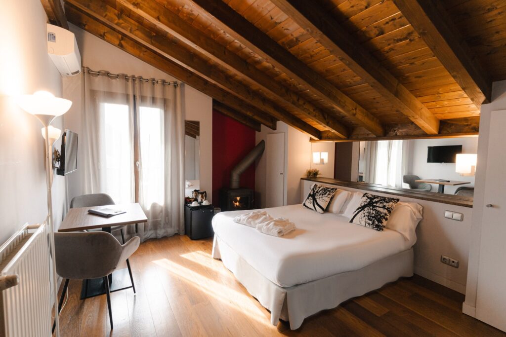 Junior Suite con terraza El Viejo Carbonero Hotel Iribarnia