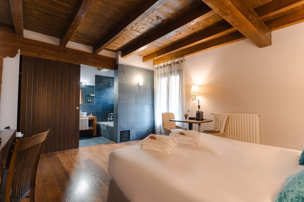 Iribarnia Junior Suite especial con terraza Prados Txirimiri